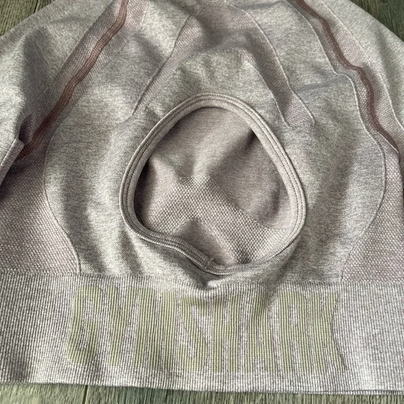 Gymshark Blush Pink Long Sleeve Crop Top - Picture 6 of 6